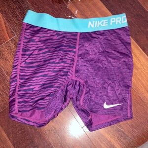 Nike pros youth large multicolored shorts 3” inseam